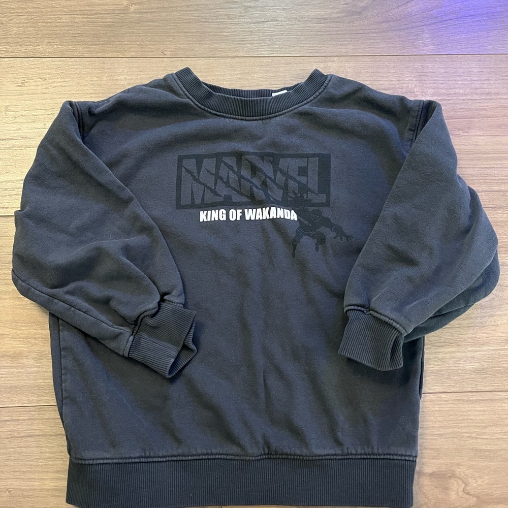 HM kid sweater shirt marvel black 6/8 T